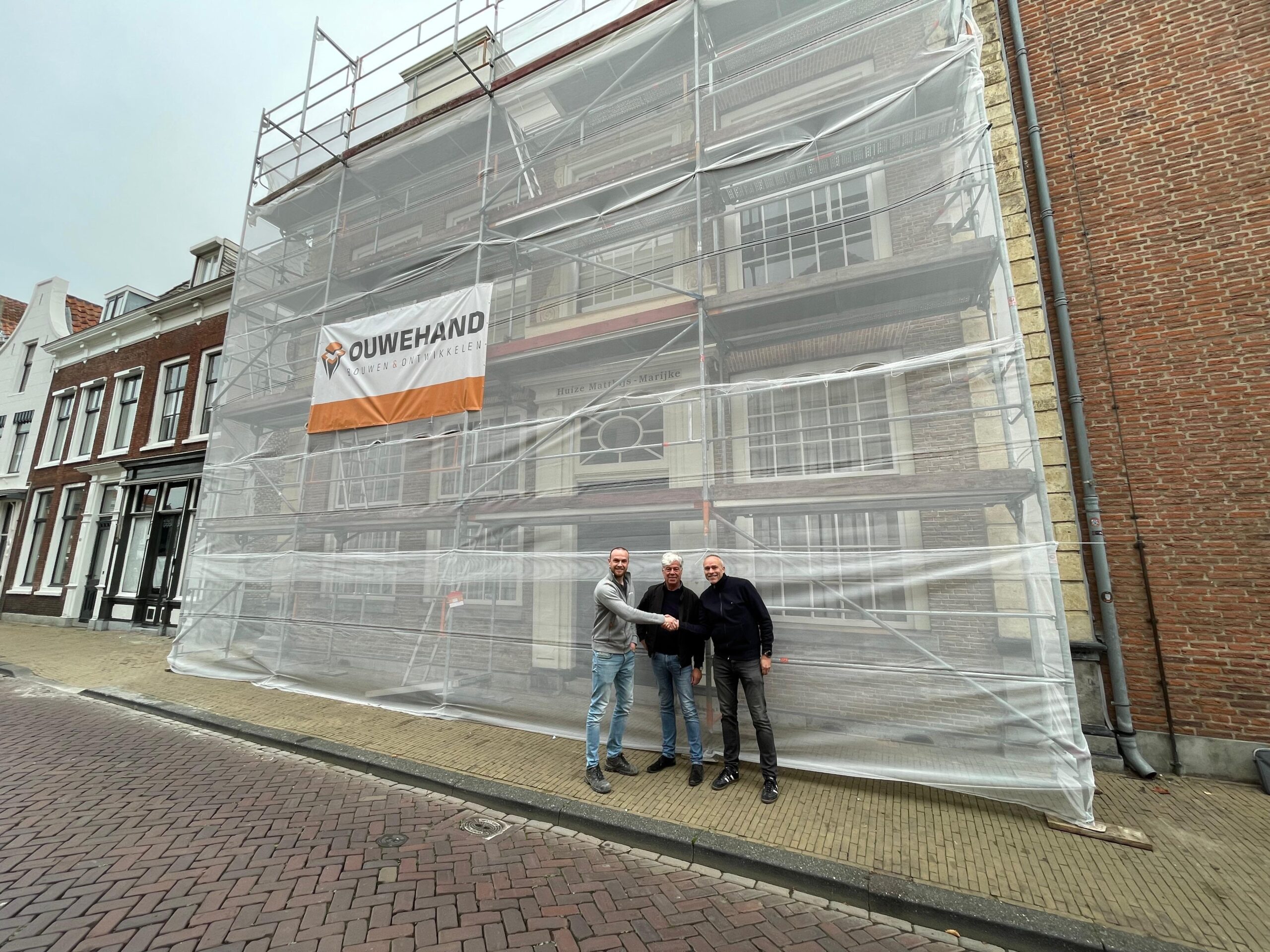 ASVZ en Ouwehand BouwPlus tekenen bouwovereenkomst voor renovatie Huize Matthijs-Marijke